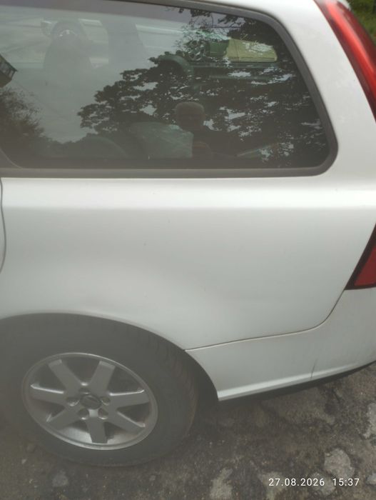 Автомобіль  volvo v50