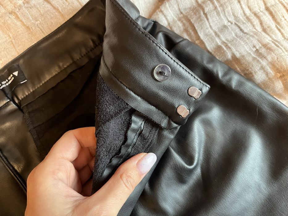 Шорти жіночі з еко-шкіри Zara розмір S