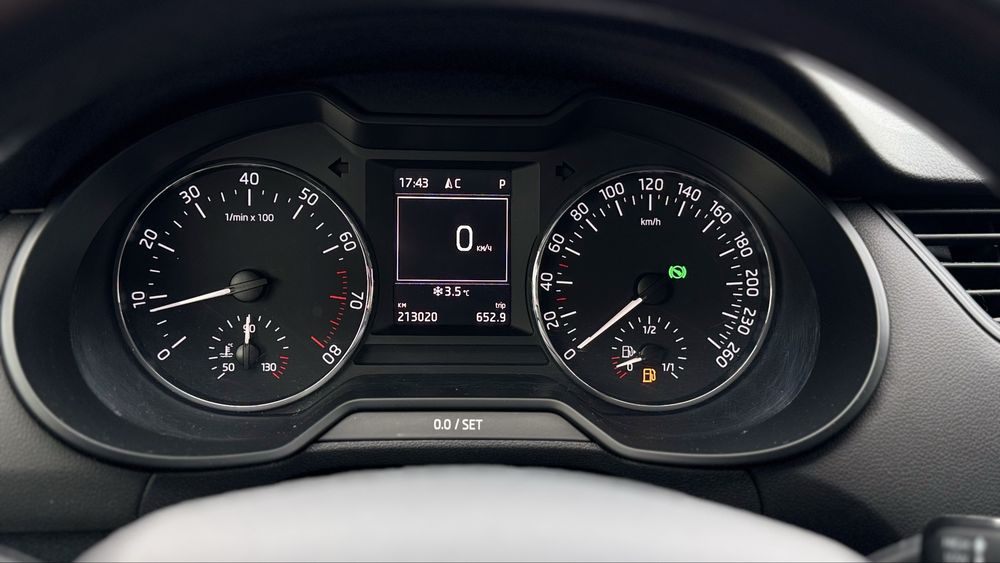 Skoda Octavia A7 1.8 (не крашена)