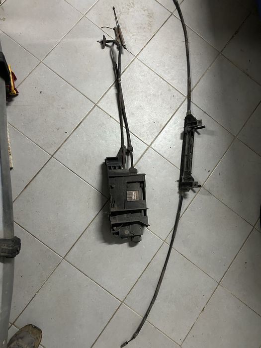 Mecanismo travão de mão Renault Scenic II de 5 lugares.