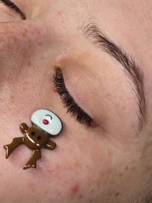 Przedłużanie rzęs 1:1, mokry efekt, laminacja brwi, lifting rzęs