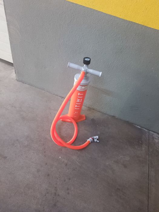 Bomba de encher com manómetro