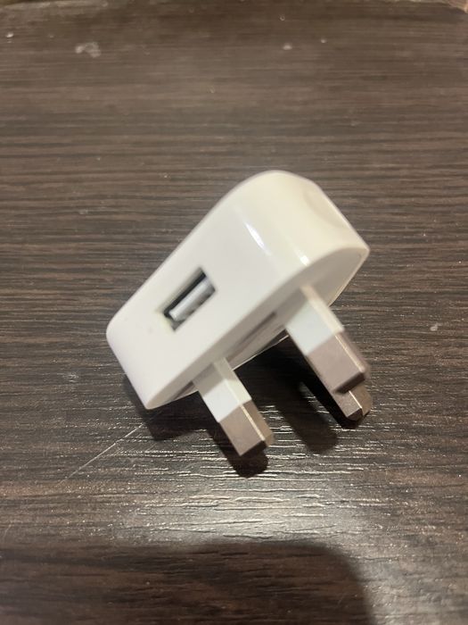 Продаю Apple UK Plug Adapter (Розетка UK для Apple)