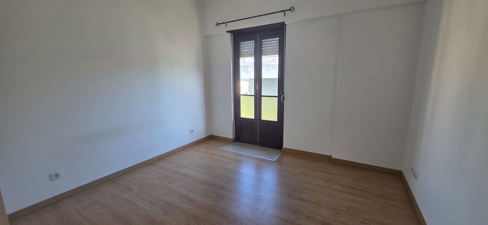 T2 em Odivelas perto do metro
