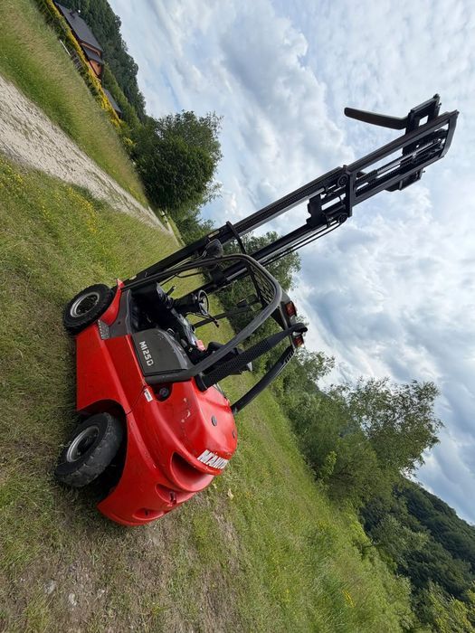 Manitou MI25D Wózek Widłowy 2,5 tony. Posuw Hydrauliczny. tylko 2500mtg. Maszt triplex. Wolny skok! Wysokość Podnoszenia 5 metrów. Jak nowy z Salonu. Pochodzi z Norweskiego Gospodarstwa! Aktualne przeglądy DEKRA i serwisy!  Silnik Yanmar. Małe gabarety ba