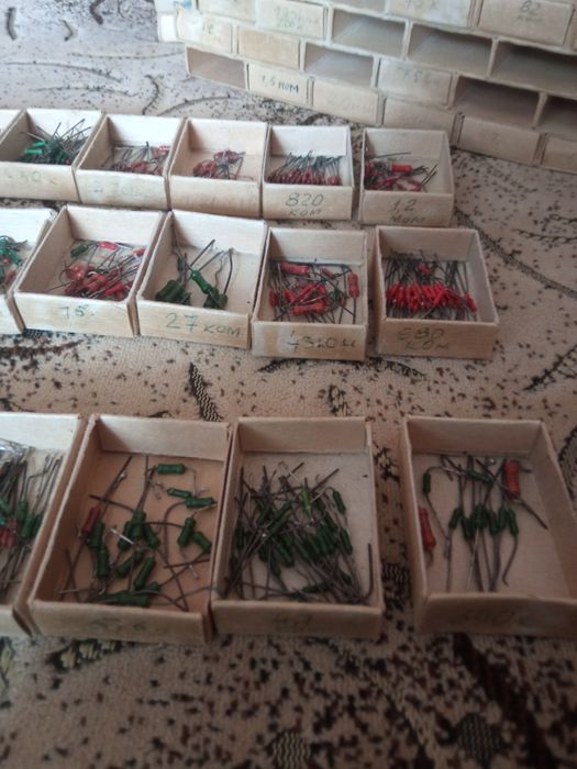 Продам радіо деталі.