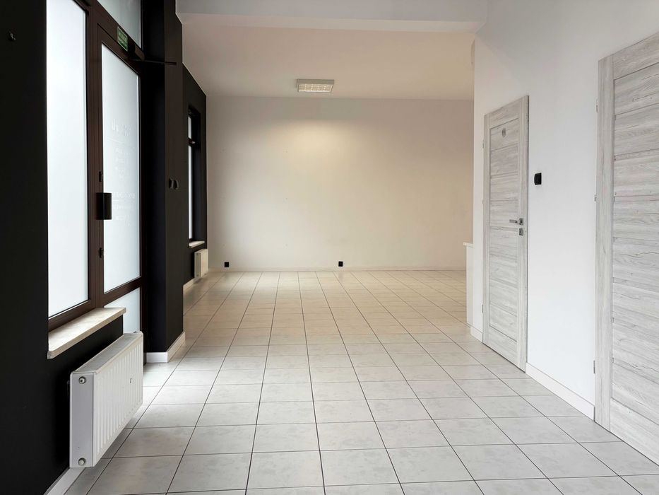 Lokal z witrynami na wynajem