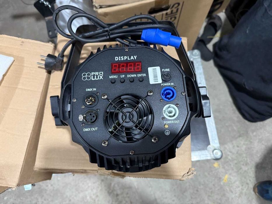 Пар - cвітлодіодний LED прожектор LUX PAR 1818 v2