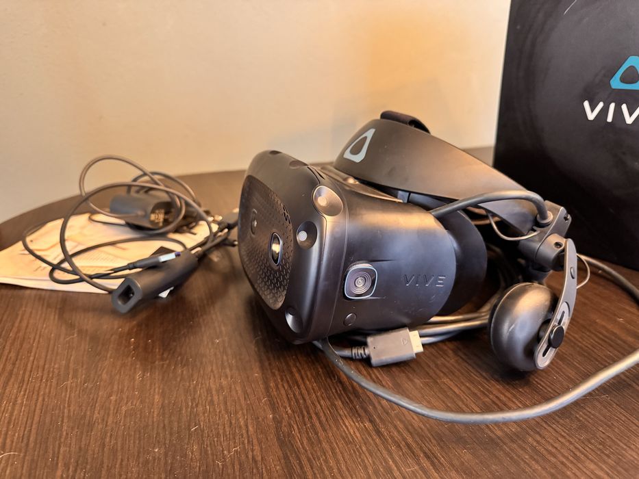 Sprzedam gogle vr  HTC VIVE Cosmos Elite