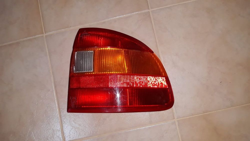 Óptica traseira Opel Astra F