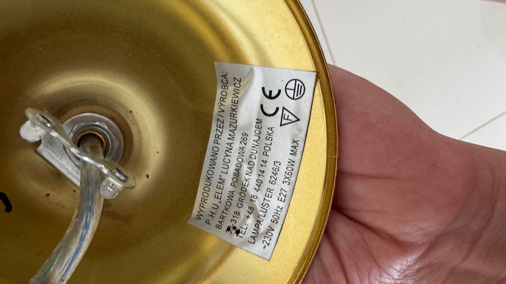 Złota lampa sufitowa z kryształkami