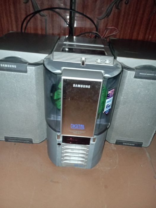 Музыкальный центр