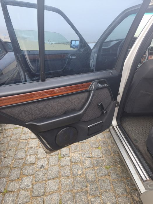 Mercedes Benz E250  W124