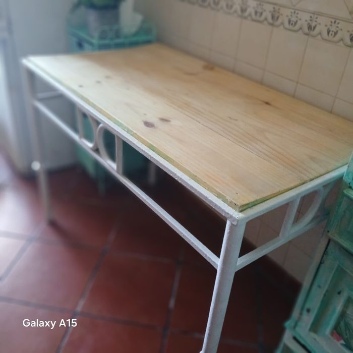 Mesa de cozinha    .