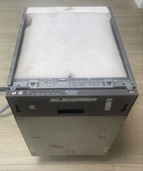 Посудомийна машина Hotpoint Ariston LSTB6B019 eu