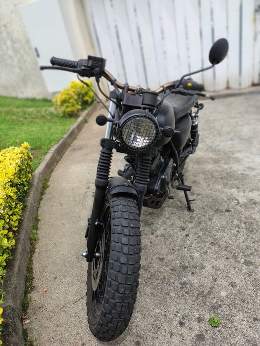 Moto mash 125 espetacular