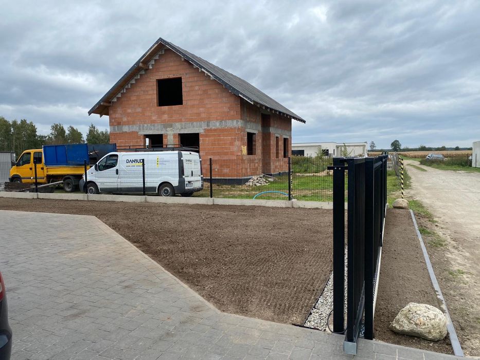 Zakladanie ogrodow od podstaw,pileg i obsluga istniejacych .Wroc+100km