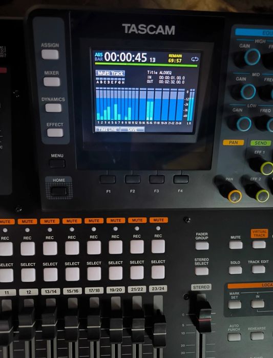 Tascam DP24 SD/MIDI +flight case