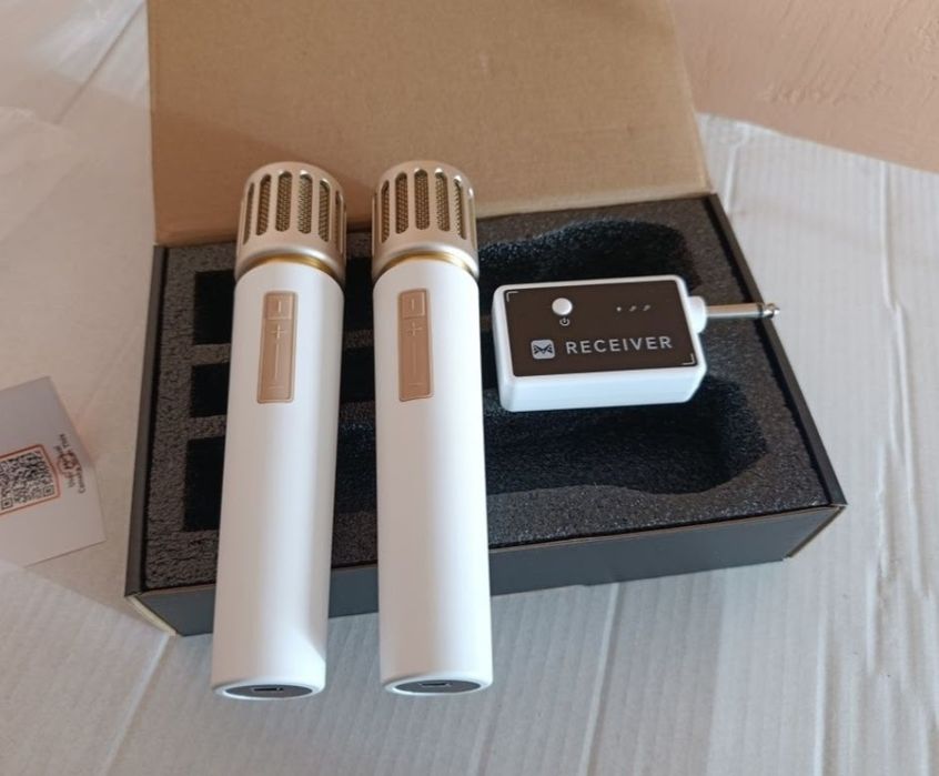 Радіосистема ECHOMUSSY YA-0008+2 радіомікрофона для караоке з підсвіткою. Нові!
