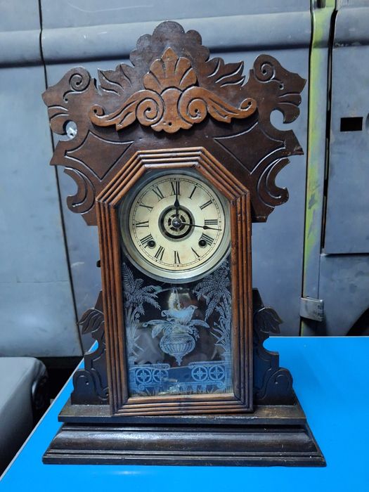 Relógio antigo de mesa