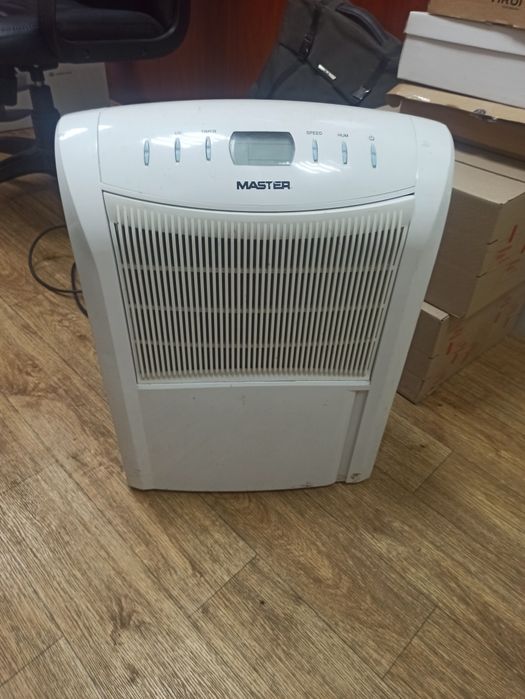 Осушитель воздуха 20л/сутки. Осушувач повітря