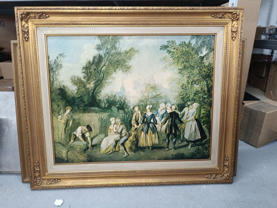 Quadro clássico vintage de grande formato com moldura dourada – estilo