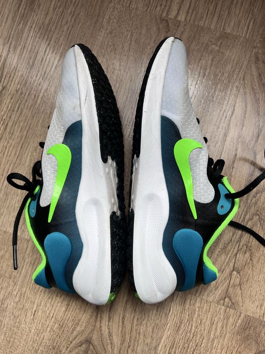 Кросівки Nike Revolution 7