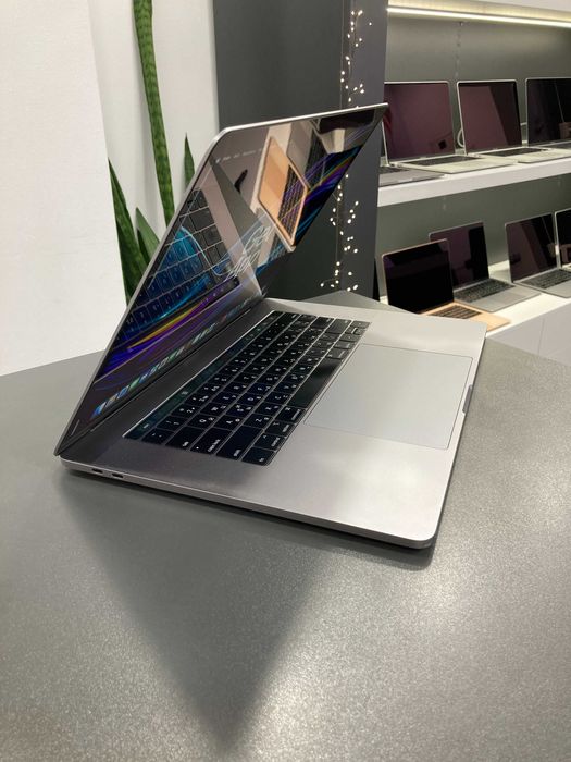Ноутбук MacBook Pro 15’’ 2018, i7 16 / 256GB + 4GB ГАРАНТІЯ 89300