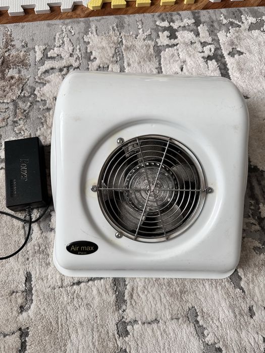 Манікюрна витяжка Air Max