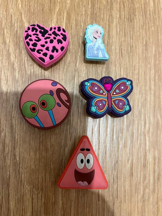 Jibbitz, przypinki do crocs, ORYGINALNE, SpongeBob, Elza i inne