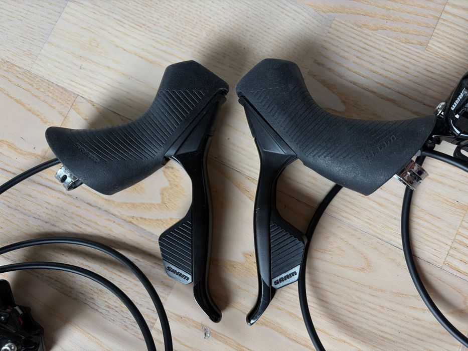 SRAM Rival eTap AXS HRD 12s – klamkomanetki + hamulce komplet