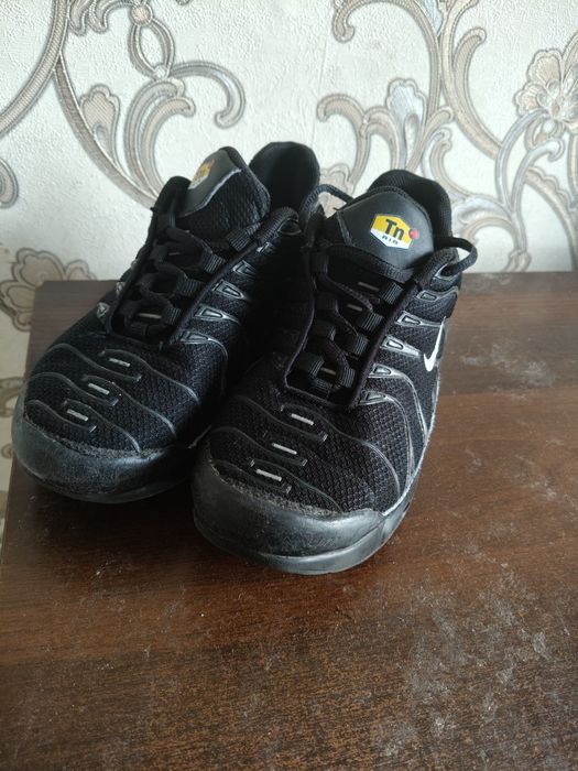 Nike tn 35.5 оригінал  для хлопчика