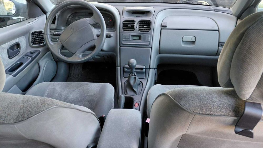 Renault Laguna Break 1.9dTi RXE c/ Android Auto + Câmara Traseira