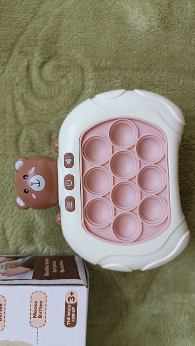 Gra elektroniczna pop it push it bubble