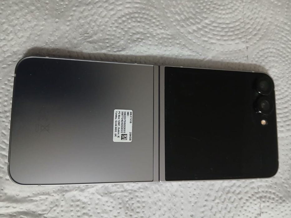 Samsung Galaxy Z Flip 6