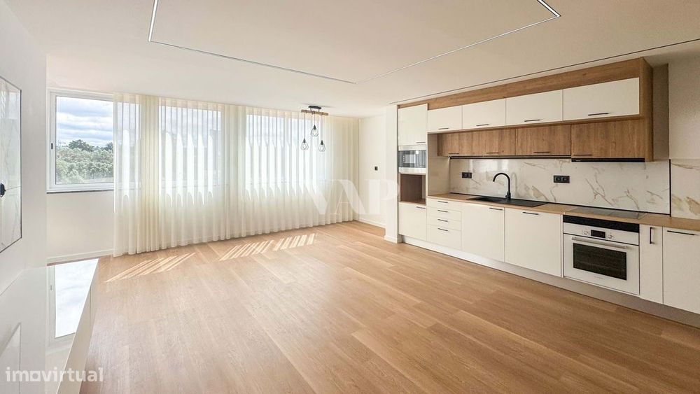 Apartamento T3 Renovado com Rooftop Privativo, Loulé — São Clemente, Faro