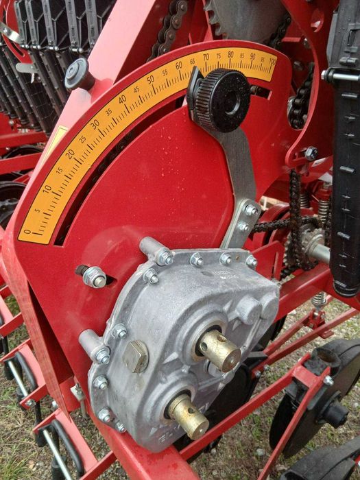 СЕЛЯКА АСТРА 5.4 ПРЕМІУМ - Зернова сівалка Червона Зірка Ельворті