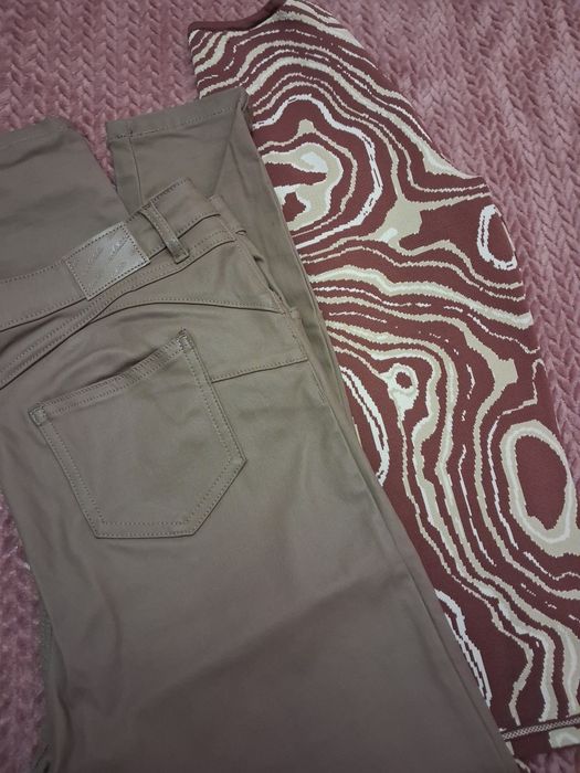 Чудовий комплект одягу р. Xl