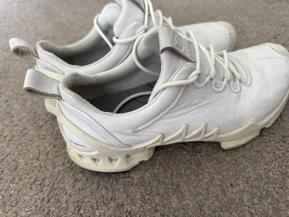 Buty sportowe skórzane Ecco rozmiar 41/27.5