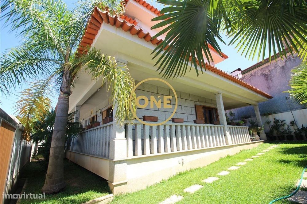 Moradia T4 em Gondifelos para venda