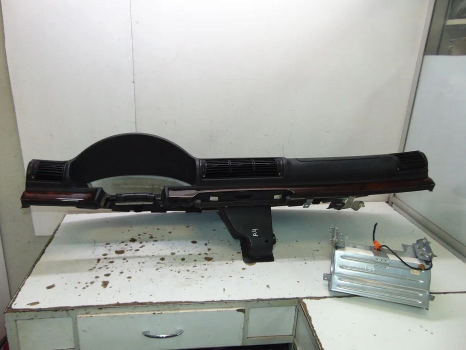 Audi A4 tablier " nova de stock antigo