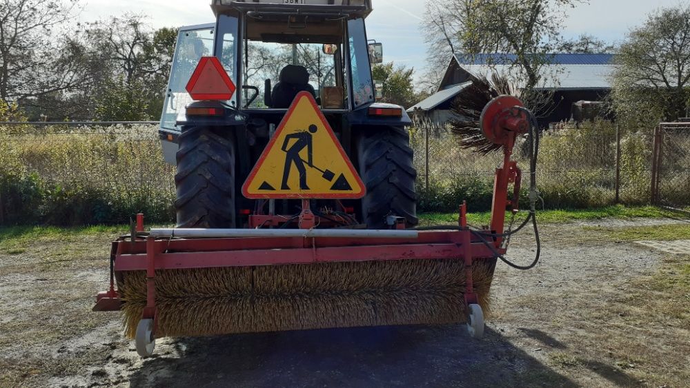 zamiatarka szczotka zamiatanie dróg placów jezdni