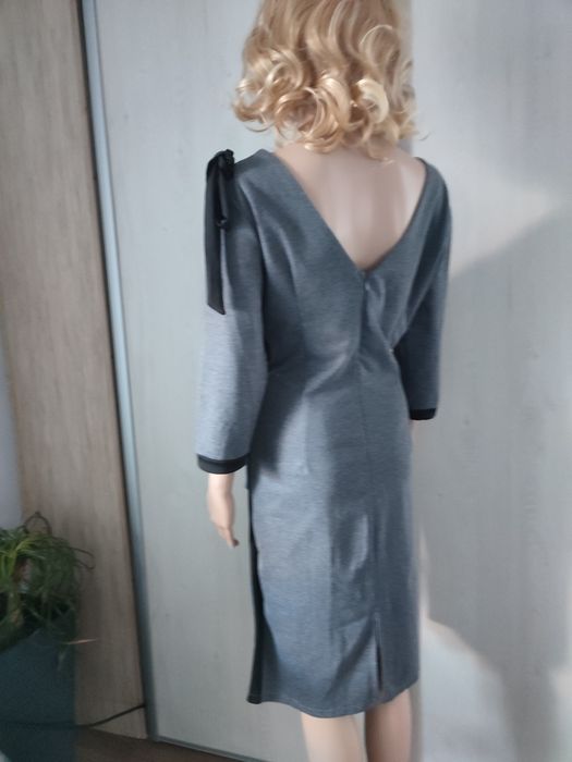 Sukienka damska szara z czarnymi wstawkami i kokardą, roz Xl