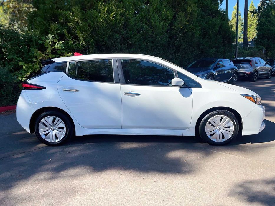 Nissan LEAF S      2021