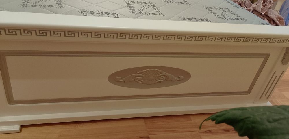 Ліжко двоспальне