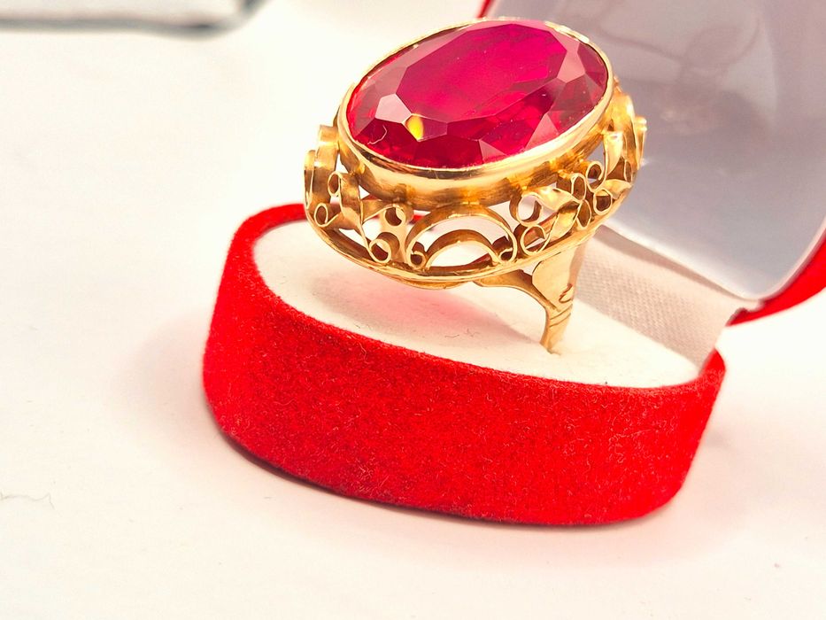 Ogromny złoty pierścień próby 585 (14K)