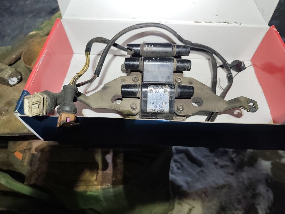 Катушка запалення Ауді 100 а6с4 б4моторV6