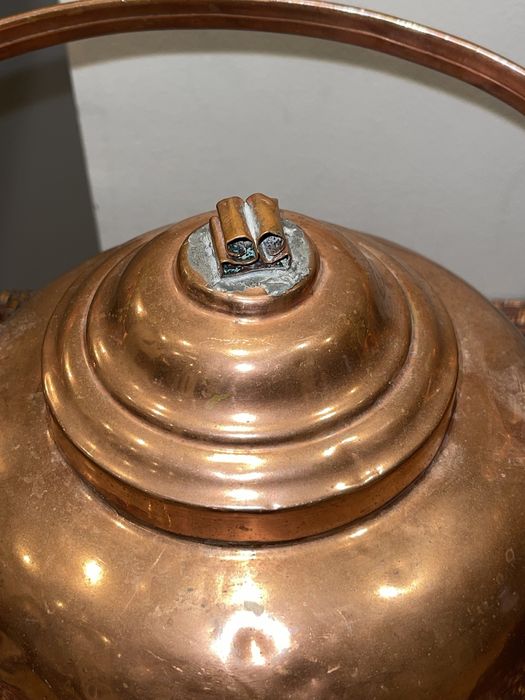 Старий мідний чайник на 4 л