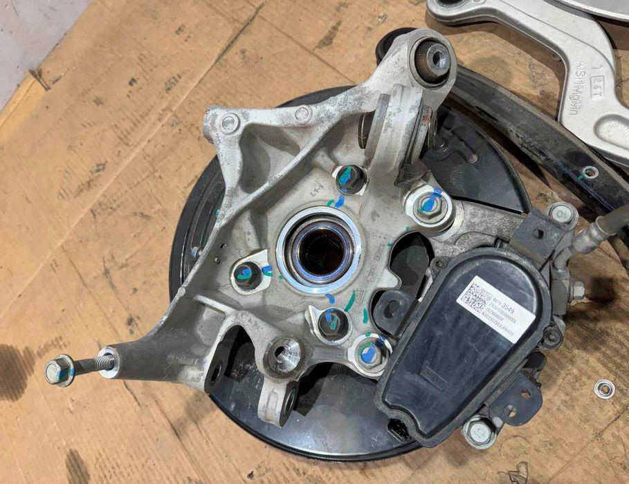 Ходова задня ступиця цапфа стійка Каділак Кадиллак Cadillac Lyriq 23 -