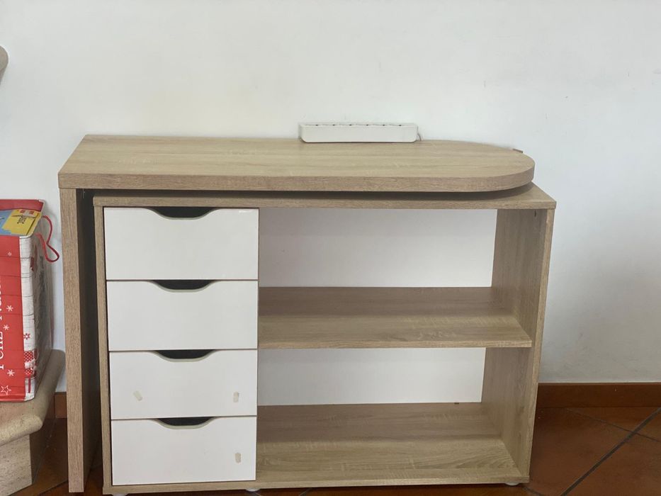 Secretária extensível com gavetas